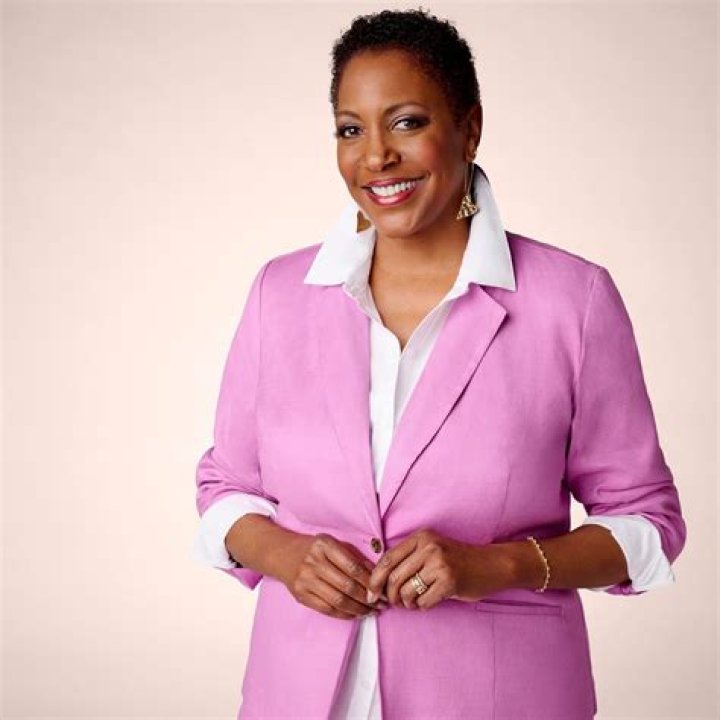 What Happened To Elise Ivy On QVC, Is She Leaving, Where Is She Going?
